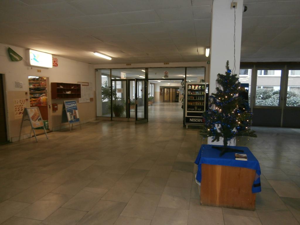 Vltava Hostel Praha Bagian luar foto